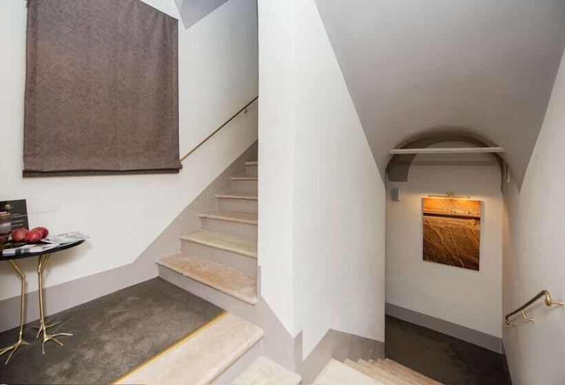 Fotos del hotel Torre Argentina Relais - Residenze Di Charme:  21