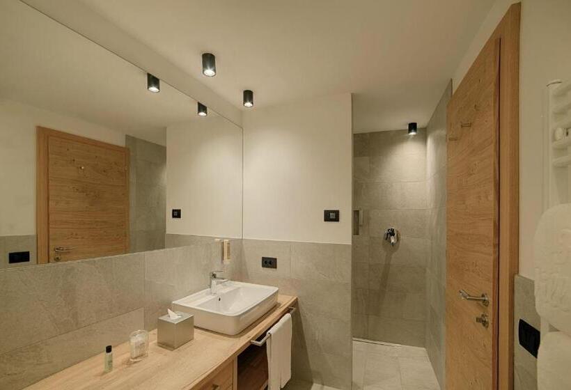 هتل Villa Eden