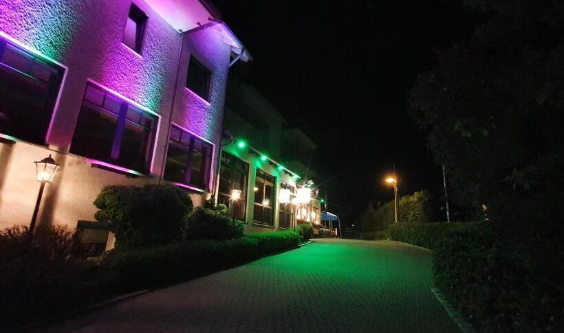 호텔 Bigger Hof   Wirtshaus Platzhirsch Am Jahnplatz