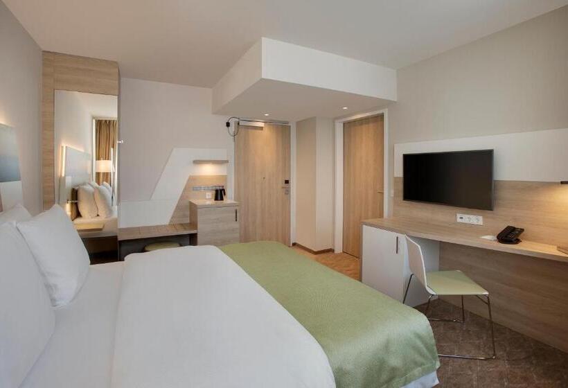 هتل Holiday Inn Frankfurt Airport