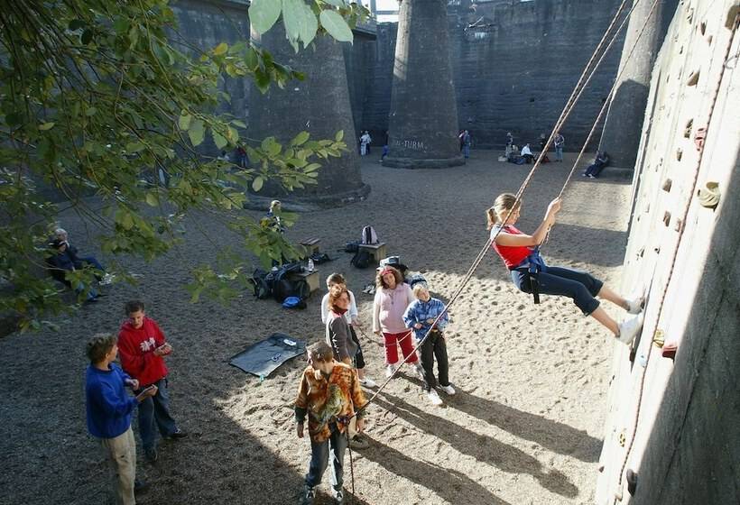هتل Jugendherberge Duisburg Landschaftspark