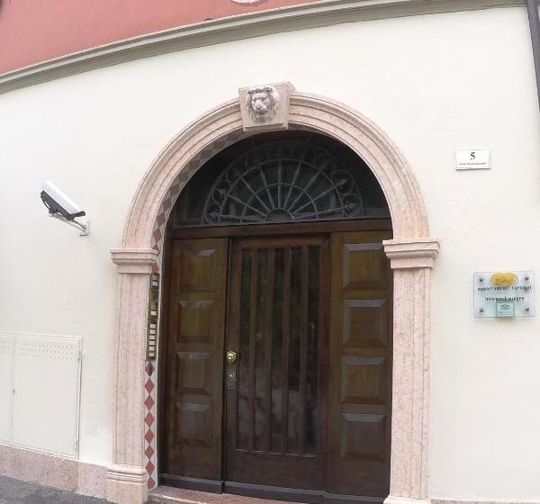 هتل Sembenini Palace