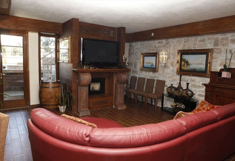 هتل Villa Clementina