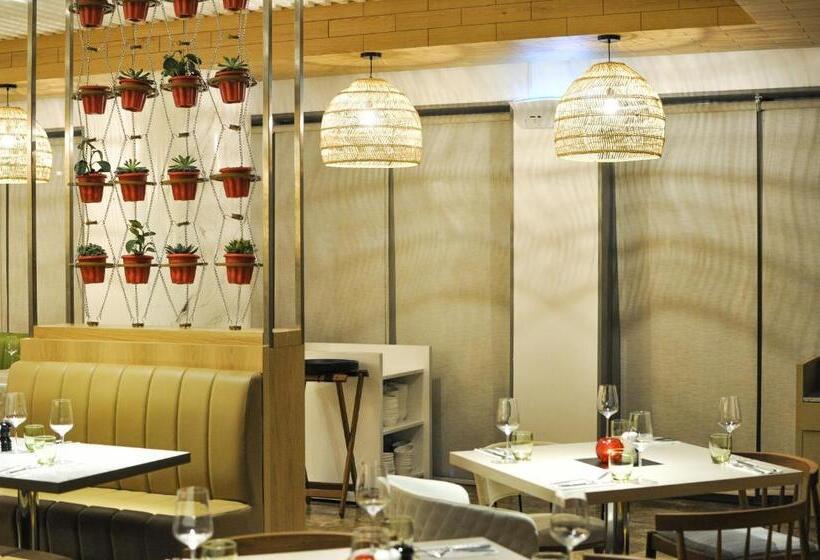 酒店 The First Collection Marina