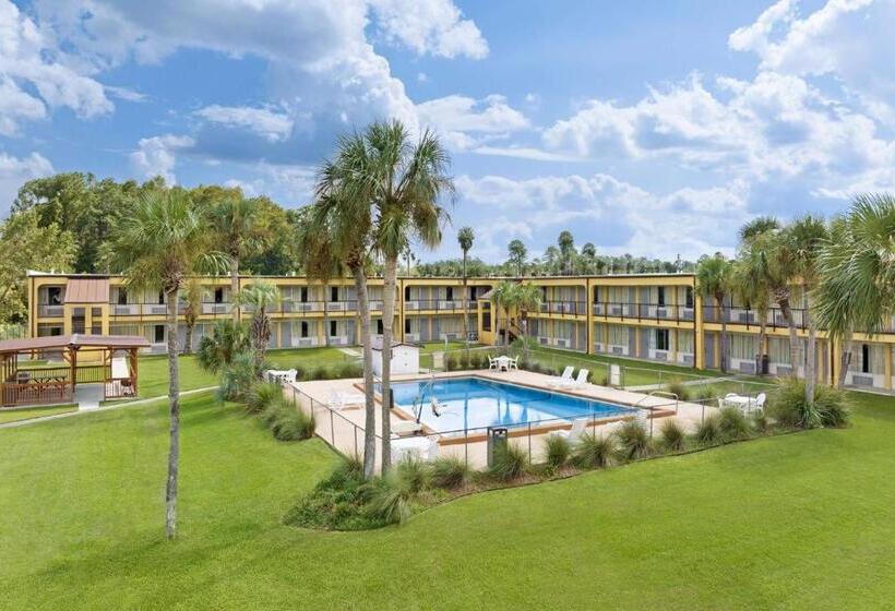 مُتل Days Inn By Wyndham Lake City I75