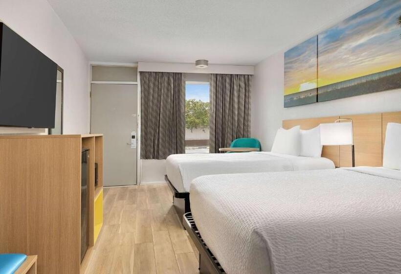 مُتل Days Inn By Wyndham Lake City I75
