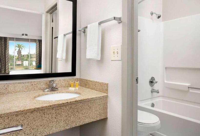 مُتل Days Inn By Wyndham Lake City I75