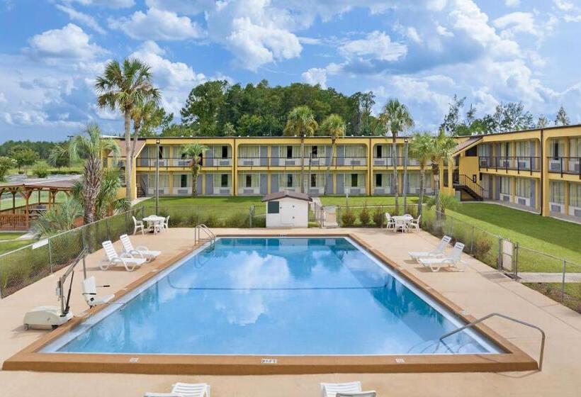 مُتل Days Inn By Wyndham Lake City I75