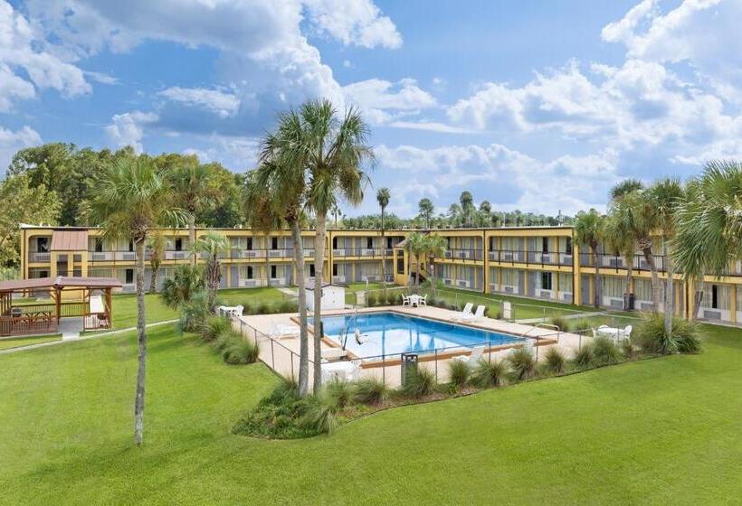 مُتل Days Inn By Wyndham Lake City I75