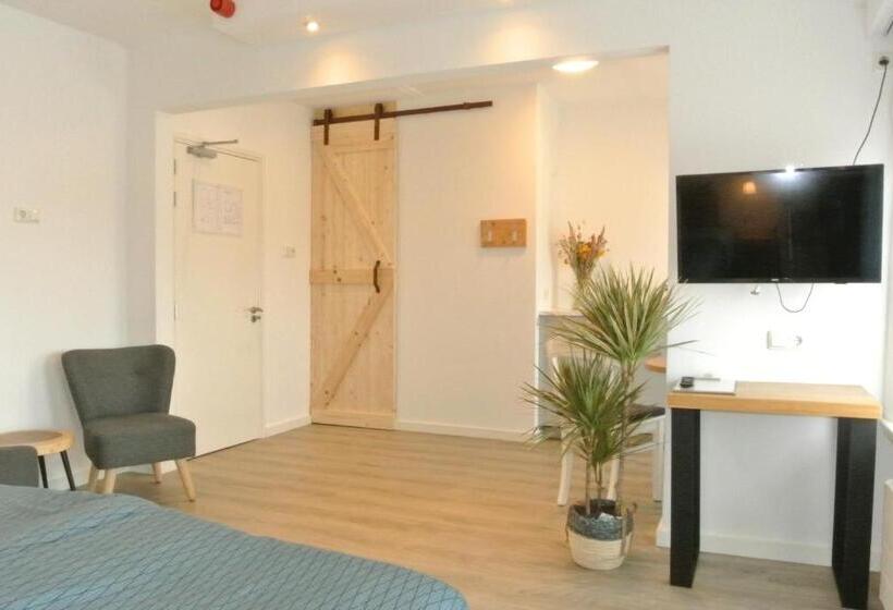 هتل Bed&breakfast Aan Strand
