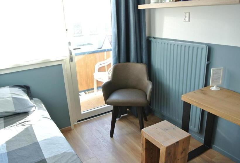 هتل Bed&breakfast Aan Strand