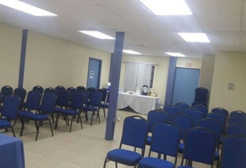 هتل Carl S Unique Inn & Conference Facilities