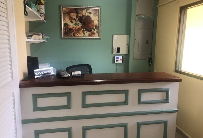 هتل Carl S Unique Inn & Conference Facilities