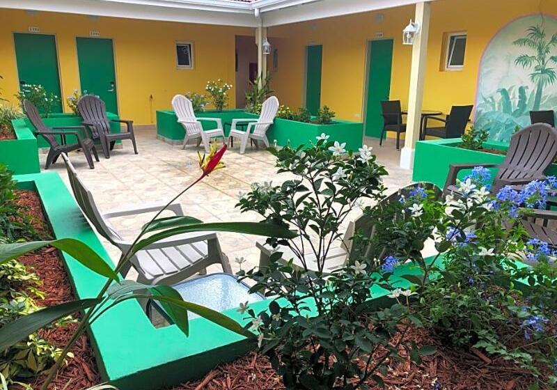 هتل Carl S Unique Inn & Conference Facilities