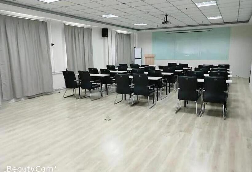 Hanting Hotel Shijiazhuang Jianhe Bridge Metro Station