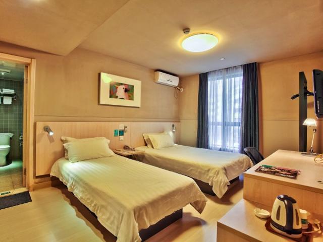 Отель Jinjiang Inn Tiantai Passenger Center