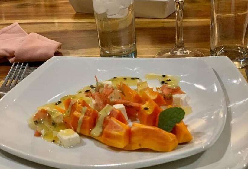 酒店 Africa Awaits Lodge & Safaris