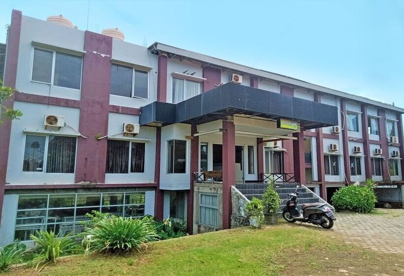هتل Putri Gading 2 By Oyo Rooms