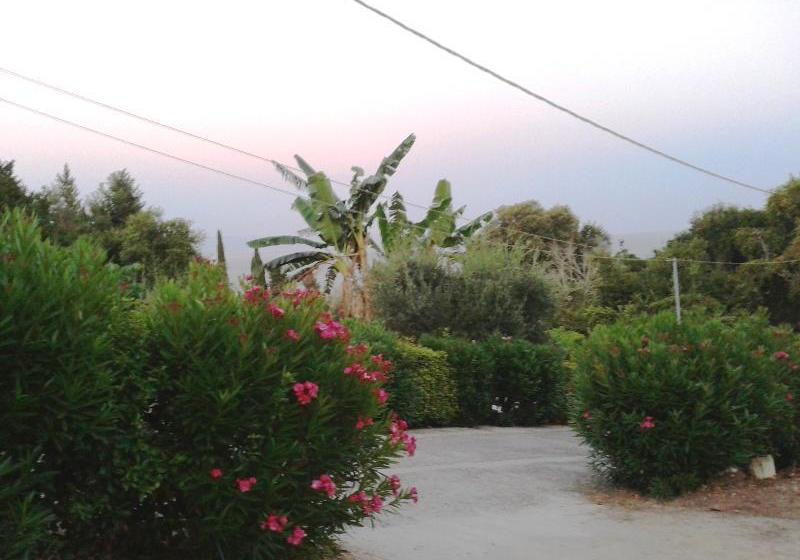 Apostolos & Eleni Family Apartments