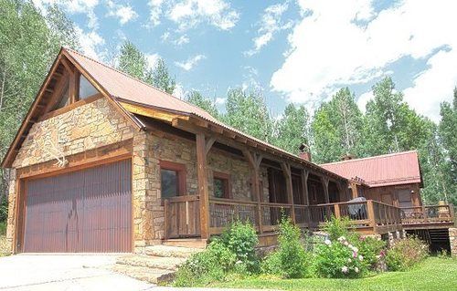 هتل Adams Ranch