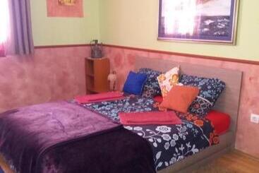 هتل Apartment&rooms Globus Mostar