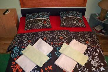 هتل Apartment&rooms Globus Mostar