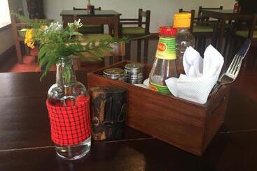 هتل Bristol Cottages Kilimanjaro