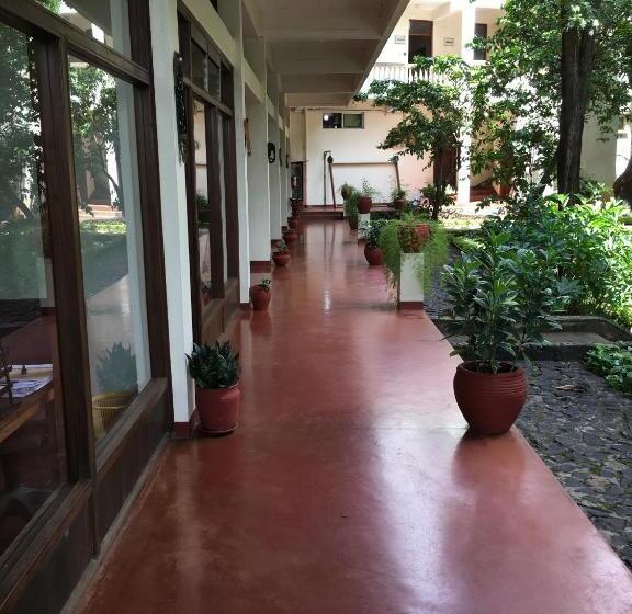 هتل Bristol Cottages Kilimanjaro