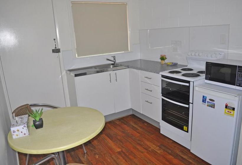 호텔 Colonial Court Holiday Apartments