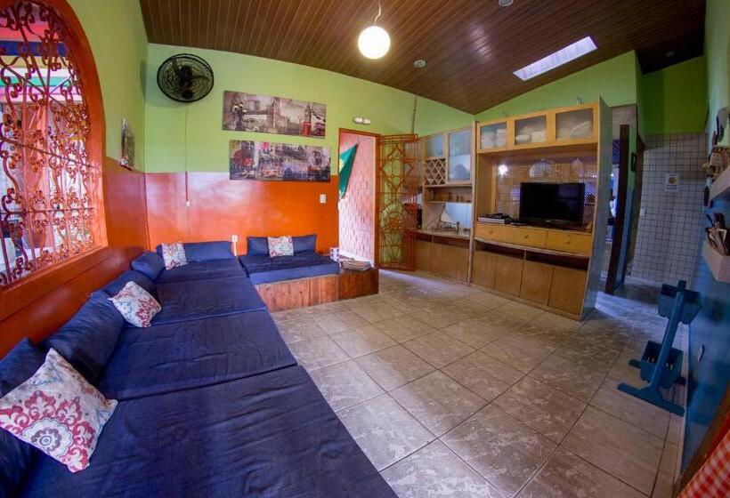 Отель Cosmopolitan Hostel