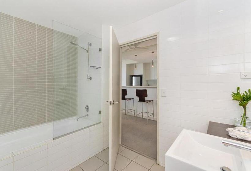 هتل The Dalgety Apartments