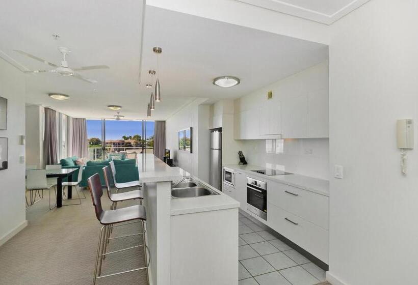 هتل The Dalgety Apartments