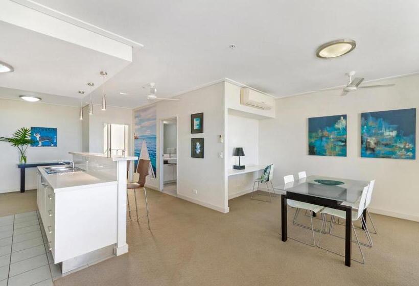 هتل The Dalgety Apartments