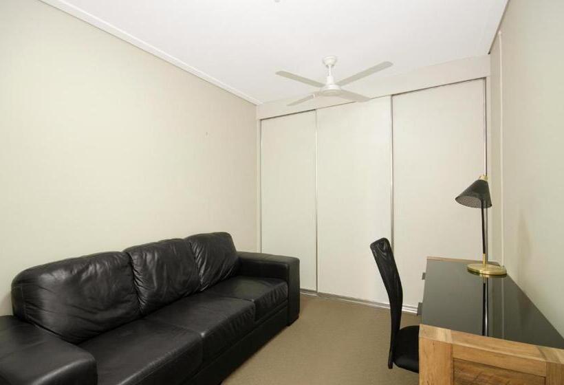 هتل The Dalgety Apartments