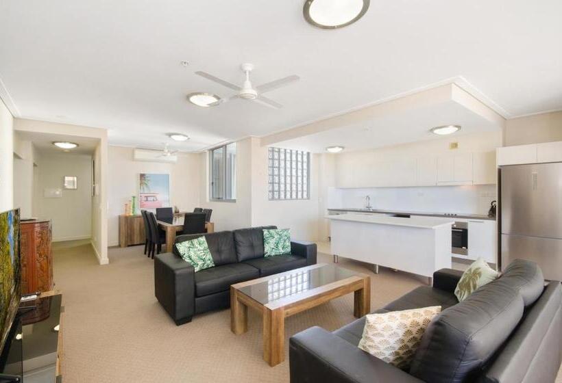 هتل The Dalgety Apartments