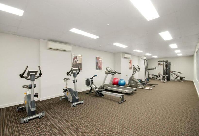 هتل The Dalgety Apartments