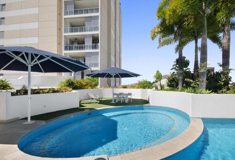 هتل The Dalgety Apartments
