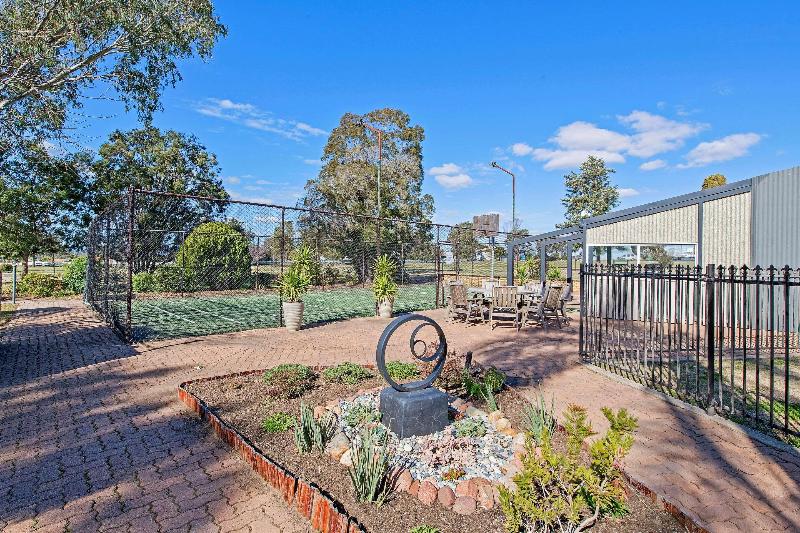 בית מלון כפרי Econo Lodge Savannah Park Tamworth