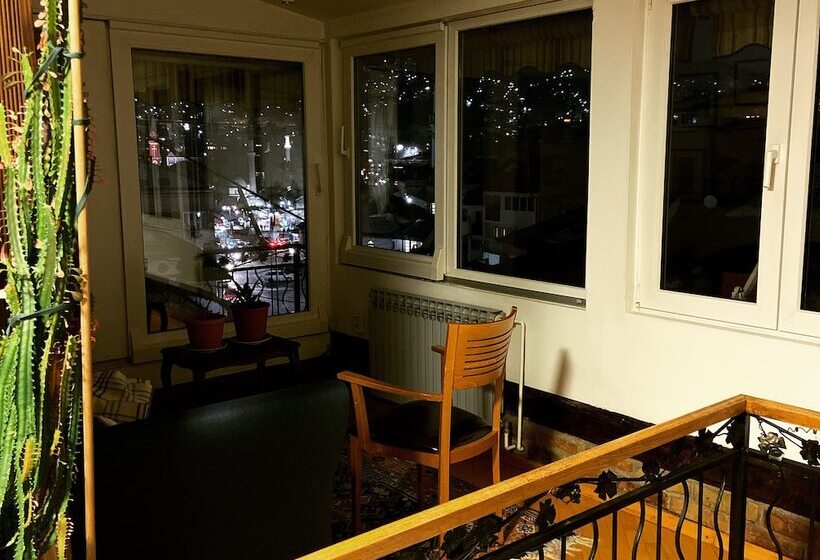 Fotos del hotel Halvat Guesthouse:  22