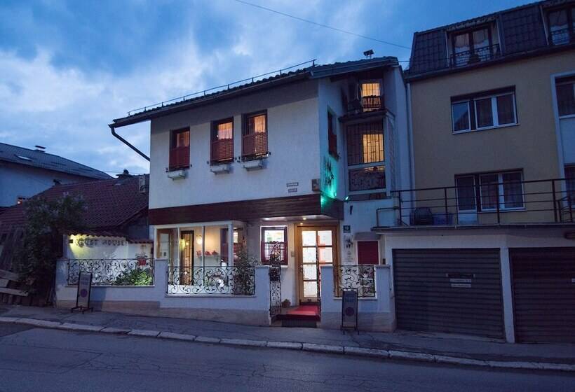 Fotos del hotel Halvat Guesthouse:  61