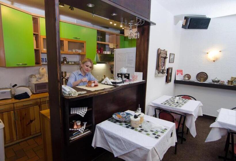 Fotos del hotel Halvat Guesthouse:  23