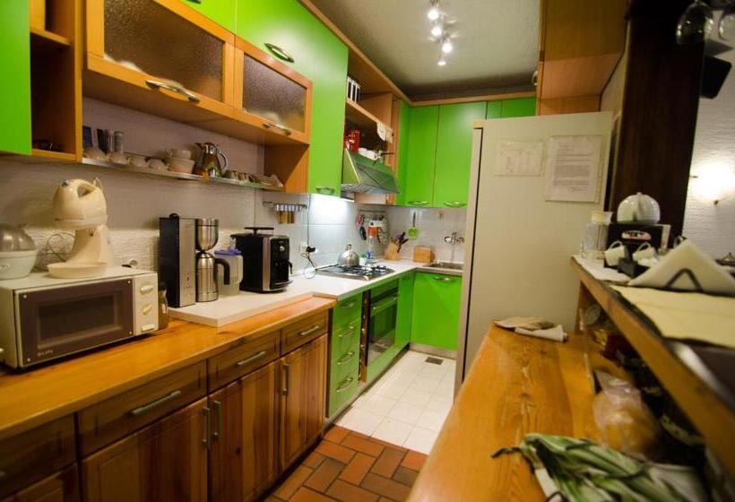 Fotos del hotel Halvat Guesthouse:  10