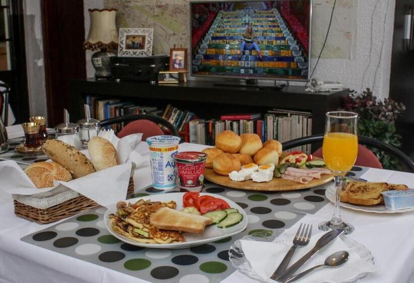 Fotos del hotel Halvat Guesthouse:  32