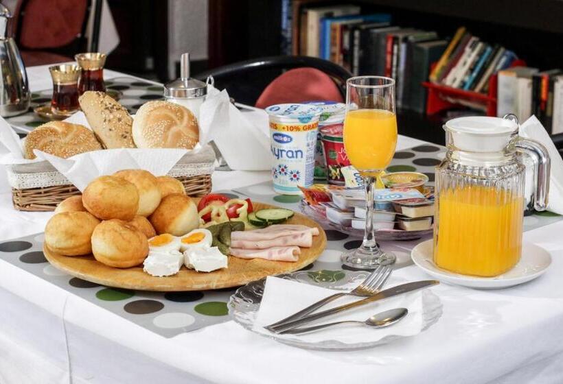 Fotos del hotel Halvat Guesthouse:  29