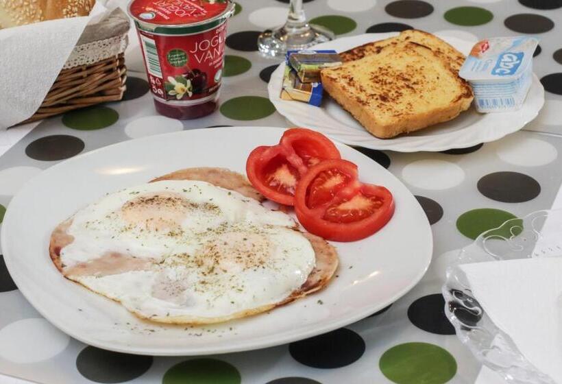 Fotos del hotel Halvat Guesthouse:  63