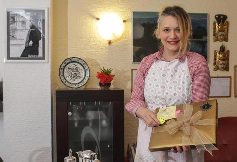 Fotos del hotel Halvat Guesthouse:  49