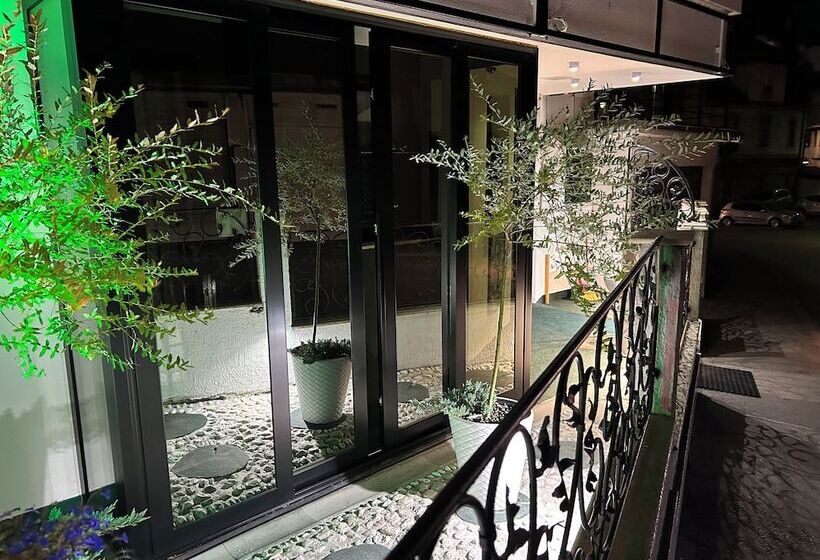 Fotos del hotel Halvat Guesthouse:  50