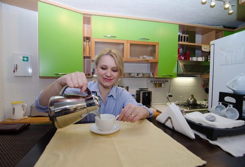 Fotos del hotel Halvat Guesthouse:  3