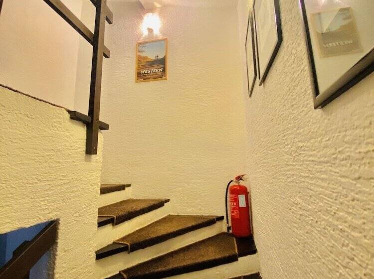 Fotos del hotel Halvat Guesthouse:  66