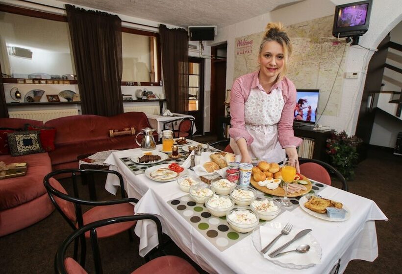 Fotos del hotel Halvat Guesthouse:  39